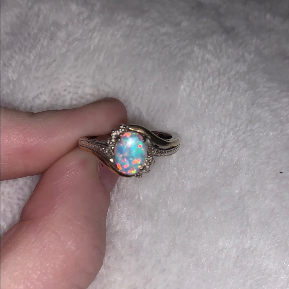 Ring - Picture 2 of 2